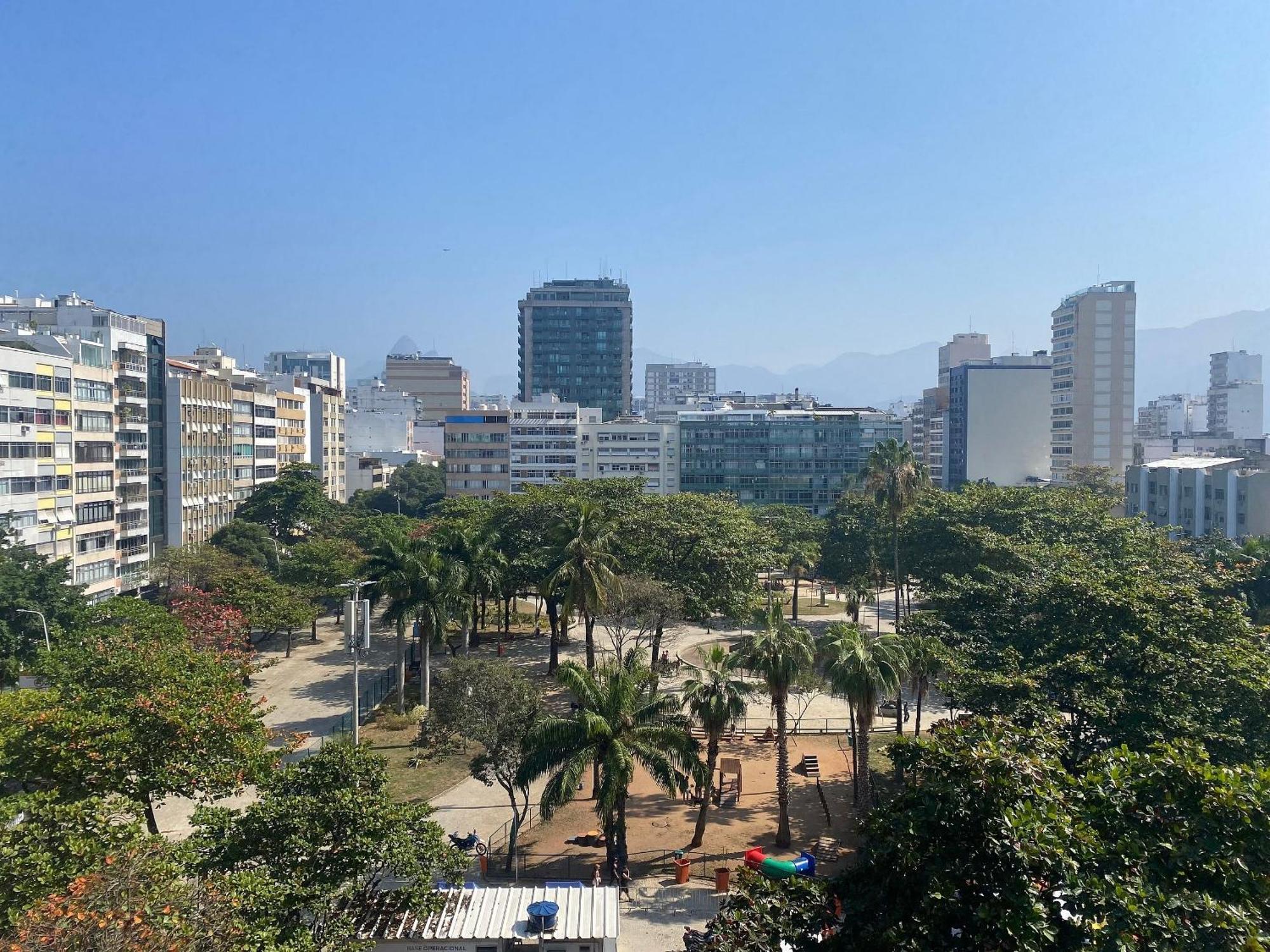 Tres Ha Poucos Passos Da * Río de Janeiro